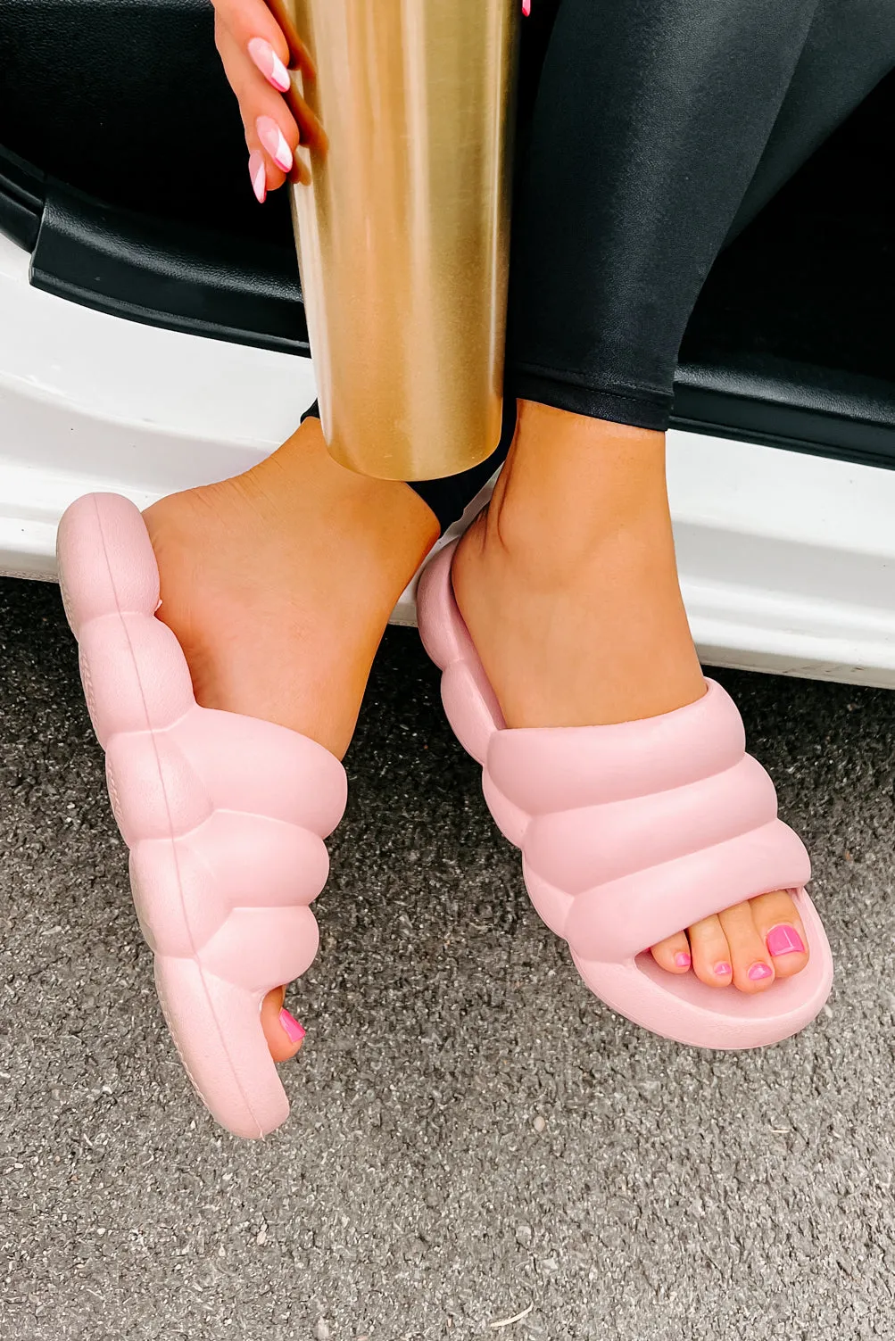 So On Trend Cushioned Slides (Pink)